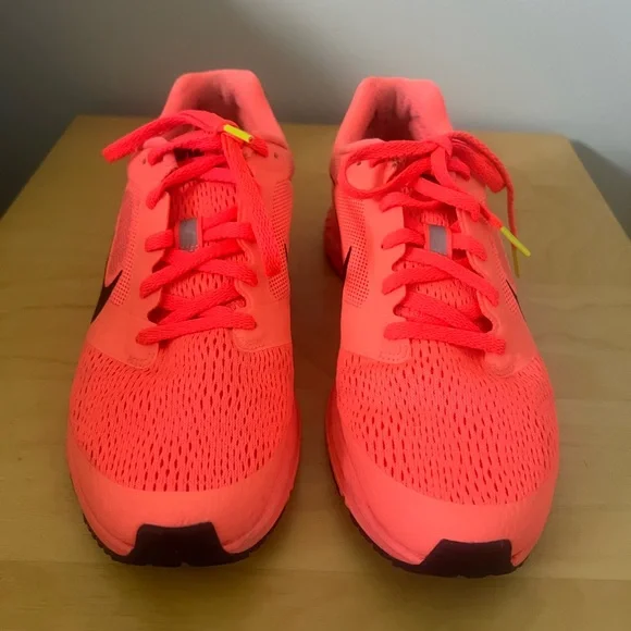 Nike running shoes - Picture 2 of 5